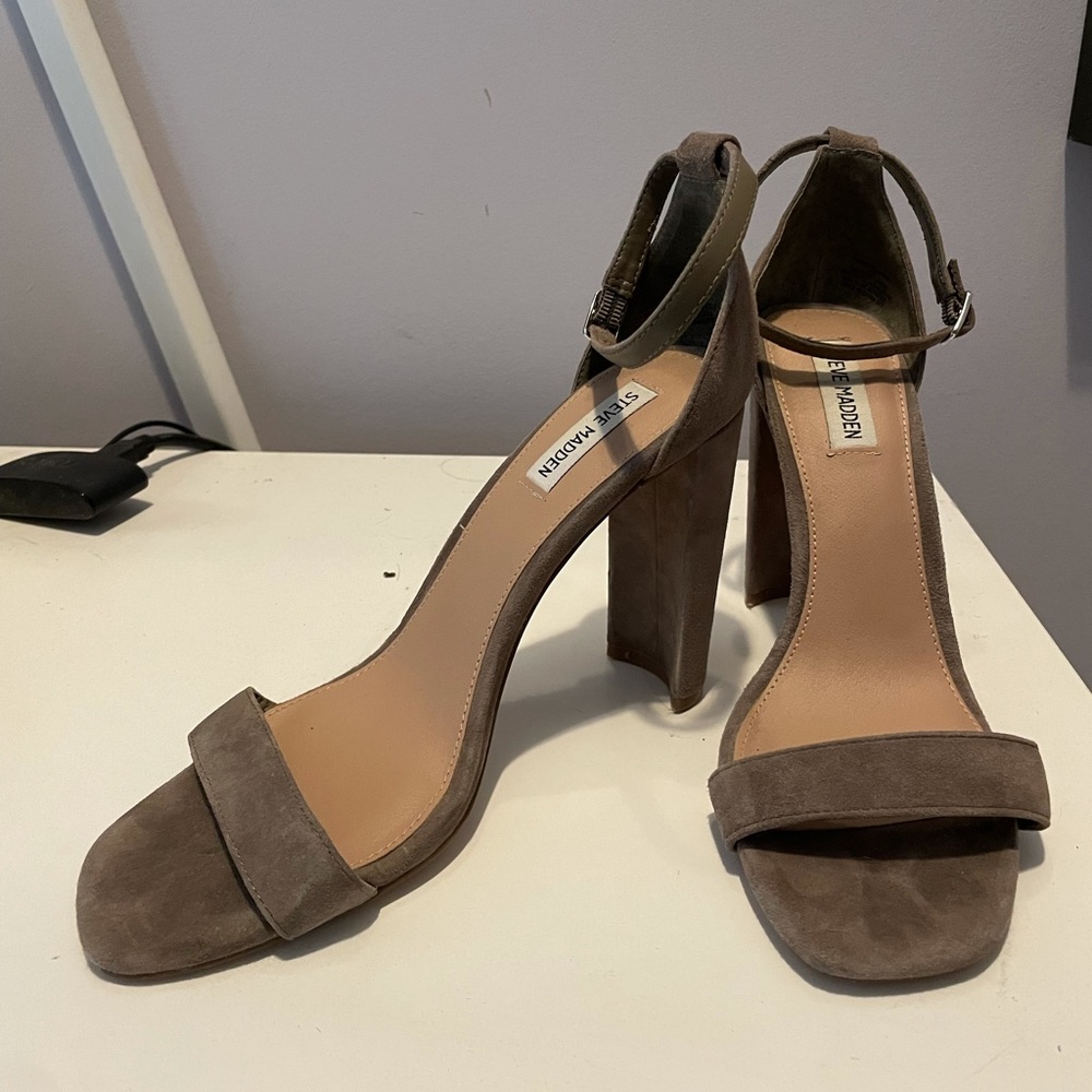 Steve Madden Suede heels